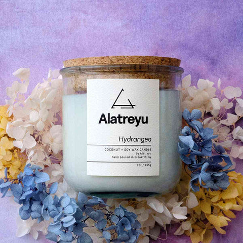 Hydrangea Candle by Alatreyu, made with coconut and soy wax